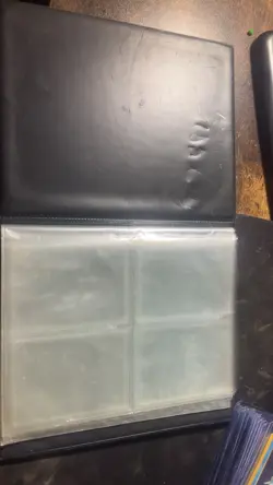 Pokemon vintage card binder - Damaged - Image 3