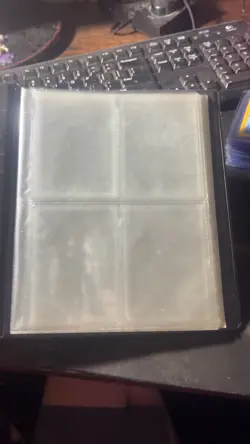 Pokemon vintage card binder - Damaged - Image 4