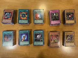 Yugioh Binder lot - 470+ cards - Image 1