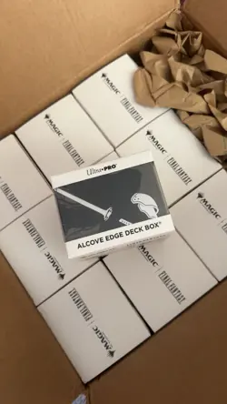 Ultra-Pro MTG Final Fantasy Alcove Edge Deck Box - Sephiroth Magic the Gathering - Image 1