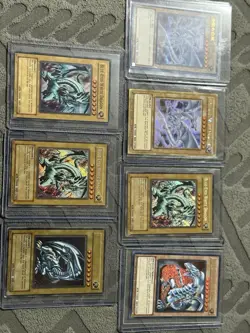 Yu-Gi-Oh! Blue-Eyes White Dragon Binder Card Collection Set - Image 1