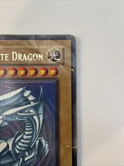 Yu-Gi-Oh! 2002 Blue Eyes White Dragon Heavily Played SDK-001 1st Edition - Image 3