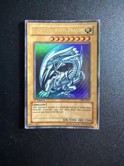 Yu-Gi-Oh TCG Blue-Eyes White Dragon 1st Edition Ultra Rare Card SDK-E001 - Image 1