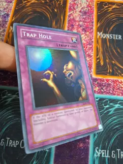 Yu-Gi-Oh! Trap Hole LOB-058 Super Rare OG Unlimited Near Mint - Image 2