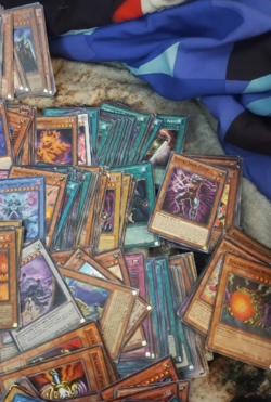 Yugioh card mixed lot, 2002-2023 links, pendulum, xyz, fusion 500+ cards! + tin! - Image 3