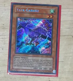 Yata-Garasu LOD-000 Lightly Played Secret Rare Holo Unlimited Yugioh Card 2003 - Image 1
