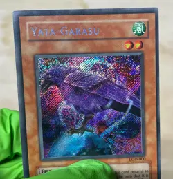 Yata-Garasu LOD-000 Lightly Played Secret Rare Holo Unlimited Yugioh Card 2003 - Image 2