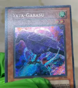 Yata-Garasu LOD-000 Lightly Played Secret Rare Holo Unlimited Yugioh Card 2003 - Image 3
