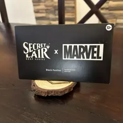 MTG x Secret Lair x Marvel - Black Panther - RAINBOW FOIL Edition - Image 1