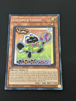 YuGiOh! - Lollipo ⚝ Yummy - (JUSH-EN018) Collector's Rare (CR) 1st Edition NM - Image 1