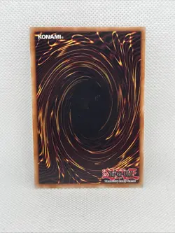 Blue-Eyes White Dragon (MVP1-ENGV4) Golden Ed Limited Edition Card - Image 3