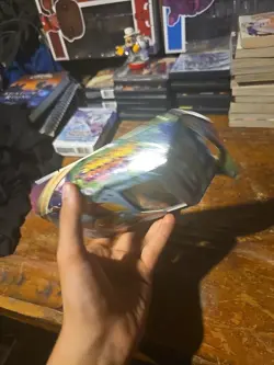 Pokemon TCG Sword and Shield Vivid Voltage Theme Deck - 60 Cards 820650807596 - Image 5