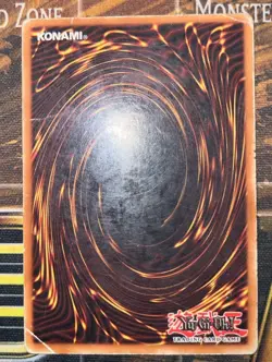 Yugioh Dark Magician SDY-006 Unlimited - Image 2