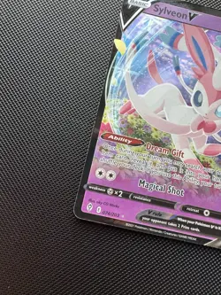 Pokemon Sylveon V 74/203 NM Evolving Skies Holo Card 2021 - Image 4