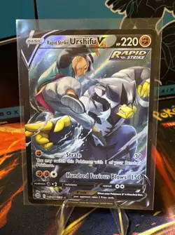 Rapid Strike Urshifu V TG20/TG30 Brilliant Stars Holo Pokemon Card 🔥🔥 - Image 1