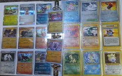 Pokemon Card Binder - 200 Cards - Mixed Lot, VERY GOOD+ VINTAGE, HOLOS & RARES!! - Image 1