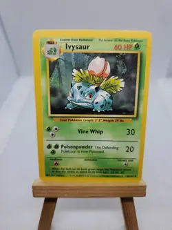 Ivysaur 30/102 1999 Base Set English Pokemon Card - Image 1