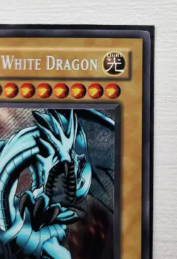 Yugioh! LP Blue-Eyes White Dragon - FL1-EN001 - Secret Rare - Limited Edition - Image 3