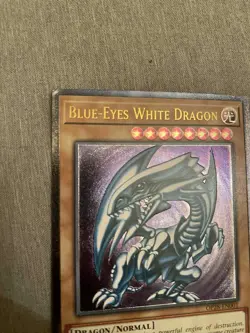 Yugioh OP28-EN001 Blue-Eyes White Dragon Ultimate Rare EU - Image 2