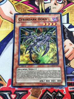 Cyberdark Horn cdip-en001 1st Edition (NM) Super Rare Yu-Gi-Oh! - Image 1
