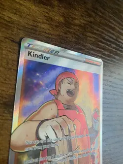 Pokemon TCG: Kindler 170/172 Brilliant Stars Full Art Trainer Full Art Gallery - Image 3