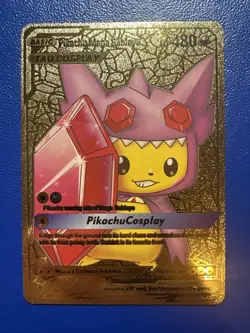 2020 POKEMON PIKACHU MEGA SABLEYE PIKACHU COSPLAY GOLD CARD #005 - Image 1