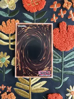Yu-Gi-Oh! Kozmo Strawman PGL3-EN028 Gold Secret Rare 1st Ed Near Mint - Image 3