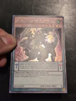Yu-Gi-Oh! SECRET RARE HOLO CARD AMORPHAGE SLOTH SHVI-EN030 1ST VLP - Image 2