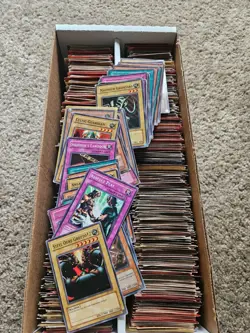 7 LB lot of Yu-Gi-Oh Cards Holos/Commons/Rares Includes Vintage/1st Ed/Unlimited - Image 3
