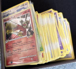 Pokemon TCG - Assorted Vintage Sets 2009 Bulk Bundle 185 Cards Inc Rares / Holos - Image 1