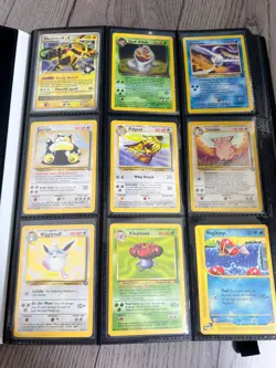 Pokemon - Vintage Binder - Rares, Promos - Played Cards - Image 1