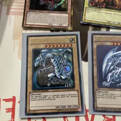 Yugioh Blue-Eyes White Dragon CT13-EN008 Ultra Rare Limited Edition NM 4 Dragons - Image 3