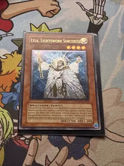 Lyla, Lightsworn Sorceress Ultimate Rare LOTD-EN019 Unlimited LP - Image 1