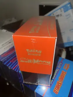 Pokemon TCG: Sun & Moon Elite Trainer Box (Lunala) 728192530920 - Image 2