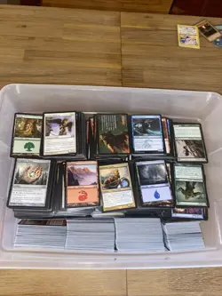 Large Box Of Bulk Magic The Gathering Cards: Commons/Uncommon - Image 1