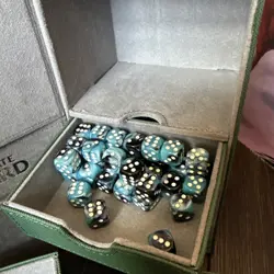 Magic The Gathering Deck Box Dice Ultimate Guard Green - Image 2