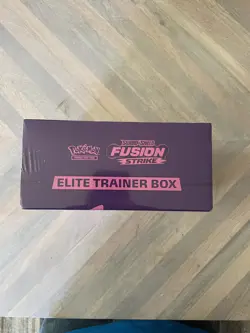 Nintendo Pokemon TCG Sword & Shield-Fusion Strike Elite Trainer Box - Image 5
