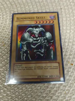 Yu-Gi-Oh! Summoned Skull DB1-EN142 - HOLO - Unlimited card Creased - Image 1