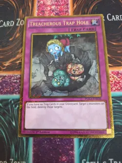 Yugioh Treacherous Trap Hole PGL3-EN036 Gold Secret Rare 1st Edition Near Mint - Image 1