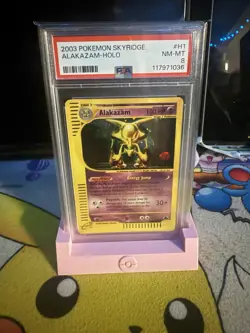 POKEMON SKYRIDGE H1 ALAKAZAM-HOLO 2003 PSA 8 - Image 1