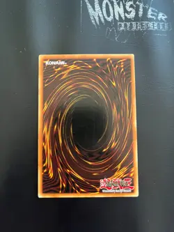 YUGIOH BLUE-EYES ULTIMATE DRAGON GOLD RARE GLD1-EN028 LIMITED EDITION - Image 2