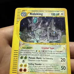 Pokemon AQUAPOLIS - #150/147 Nidoking Crystal - Holo - ENG - SWIRLS - - Image 2
