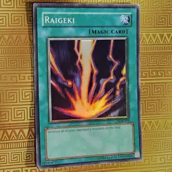 Raigeki LOB-053 The Legend of Blue Eyes White Dragon MISPRINT Holo Shift Yugioh - Image 1