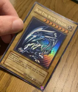 Yu-Gi-Oh! TCG Blue-Eyes White Dragon SDK-001 Ultra Rare Holo - Image 2