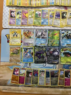 Vintage Pokemon Card Lot Holo Etc MP-Damaged Flareon Charizard Fire 565+ - Image 3