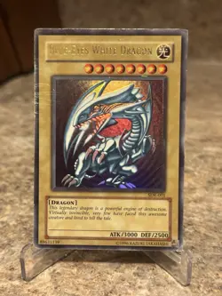Yu-Gi-Oh! Blue-Eyes White Dragon Kaiba SDK-001 Unlimited Ultra Rare Damaged - Image 1