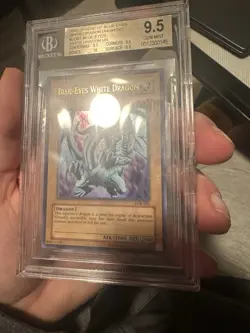 YuGiOh TCG 2002 Blue-Eyes White Dragon LOB-001 Unlimited WAVY BGS 9.5 GEM MINT - Image 3