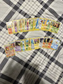 Lot of 50 Vintage Pokemon TCG Rare Cards Ninetales Pokemon Collection - Image 2