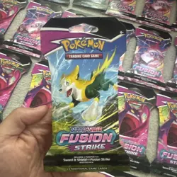 Pokemon TCG: Sword & Shield-Fusion Strike Sleeved Booster Pack 30 Packs ✅ - Image 3