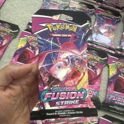 Pokemon TCG: Sword & Shield-Fusion Strike Sleeved Booster Pack 30 Packs ✅ - Image 4